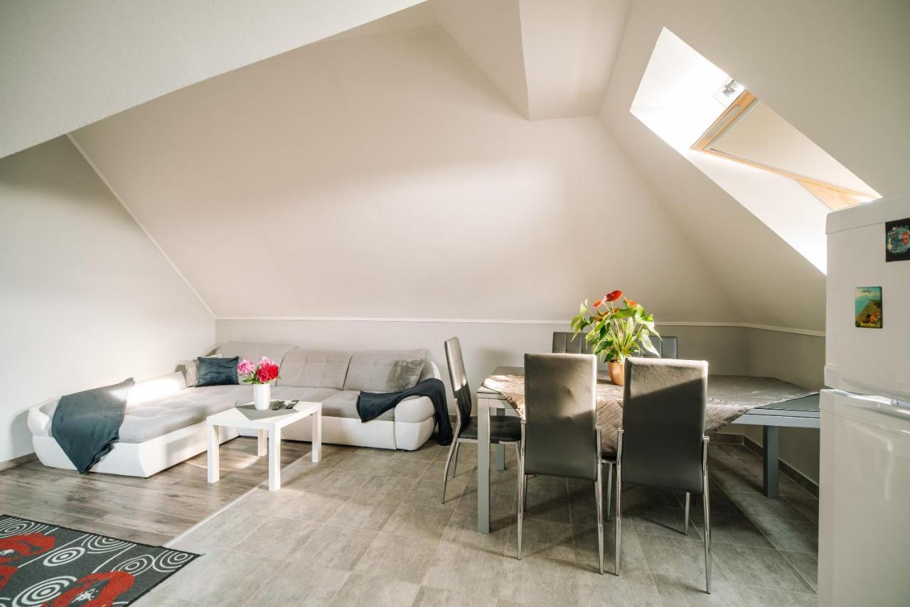Buzavirag Apartman Keszthely Luaran gambar