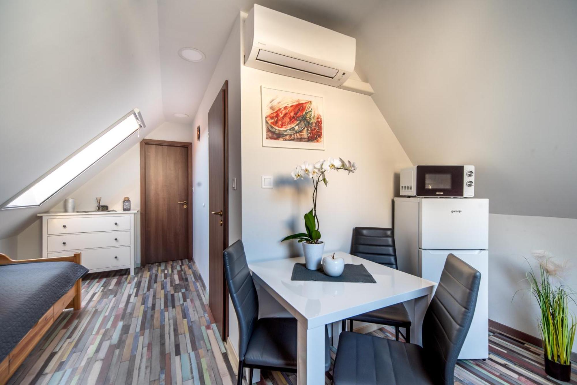 Buzavirag Apartman Keszthely Luaran gambar